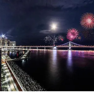 h-avenue-48283.busan-hotelsweb.com/